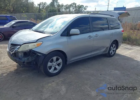 2011 Toyota Sienna Le V6 из США, поврежденный, VIN 5TDKK3DC2BS152306